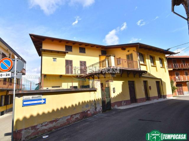 Villetta bifamiliare in vendita di 350 m² in Via Console Drovetti
