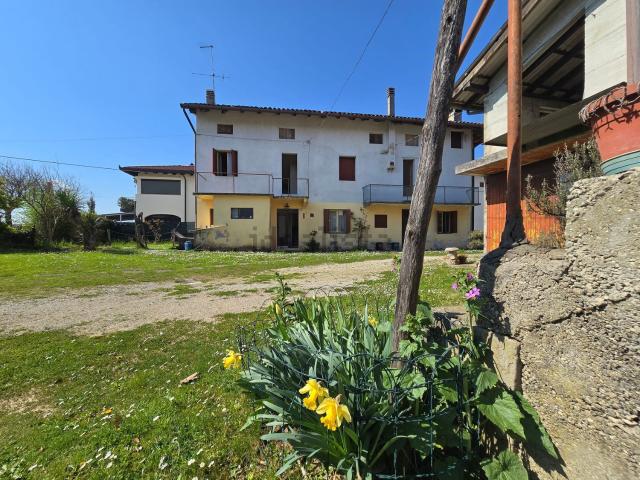 Villetta bifamiliare in vendita di 350 m² in Via G. B. Gallerio