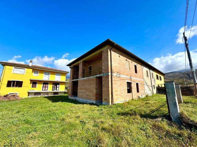 Villetta bifamiliare in vendita di 350 m² in Via I Maggio, 210