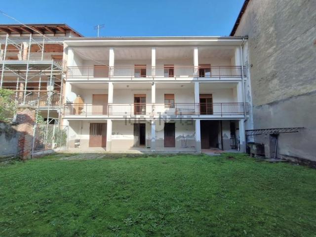 Villetta bifamiliare in vendita di 350 m² in Via Isonzo, 4