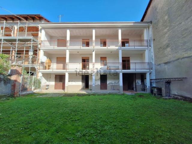 Villetta bifamiliare in vendita di 350 m² in Via Isonzo, 4