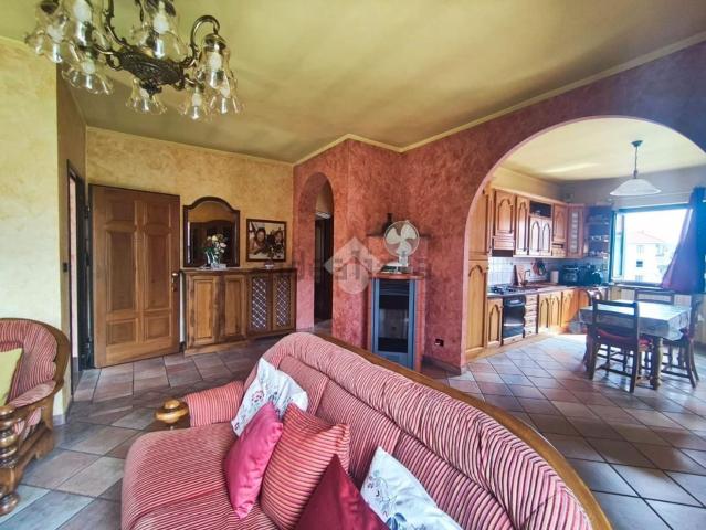 Villetta bifamiliare in vendita di 350 m² in Via Oronte Nota, 19