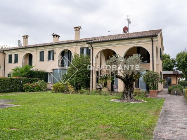 Villetta bifamiliare in vendita di 350 m² in Via Processione