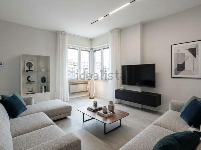 Villetta bifamiliare in vendita di 350 m² in Via Reggio Emilia, 35