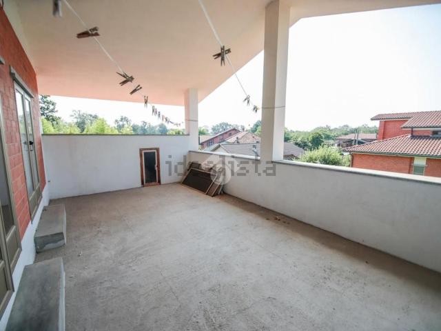 Villetta bifamiliare in vendita di 350 m² in Viale Paradiso, 30