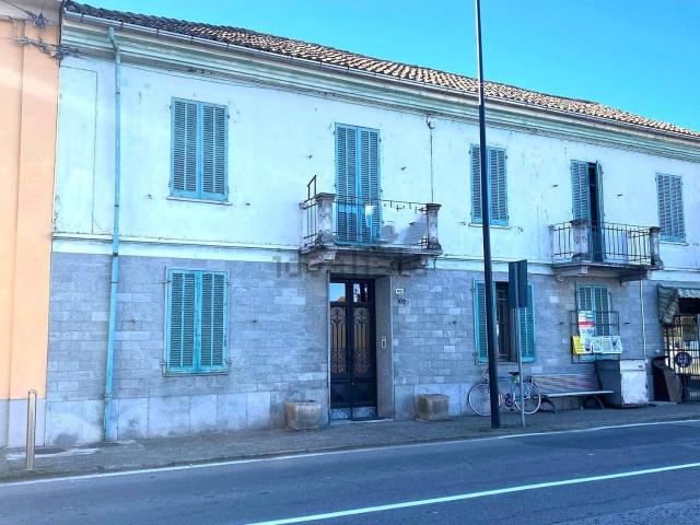Case e ville in vendita di 350 m² in Corso Acqui, 102