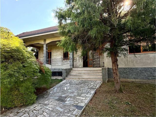 Villetta bifamiliare in vendita di 350 m²