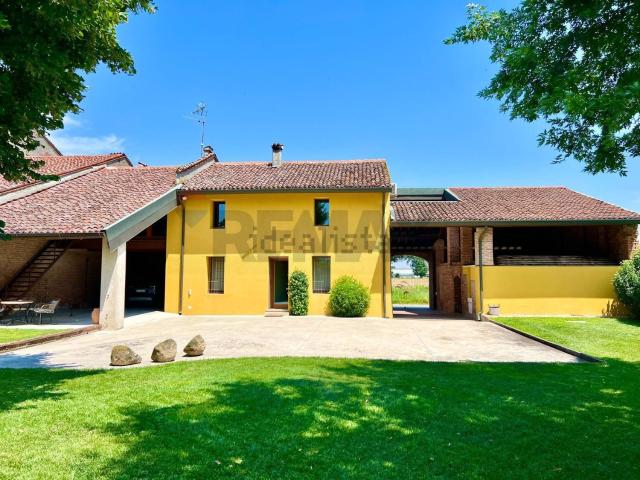Villetta bifamiliare in vendita di 350 m²