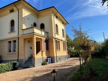 Villetta bifamiliare in vendita di 350 m²