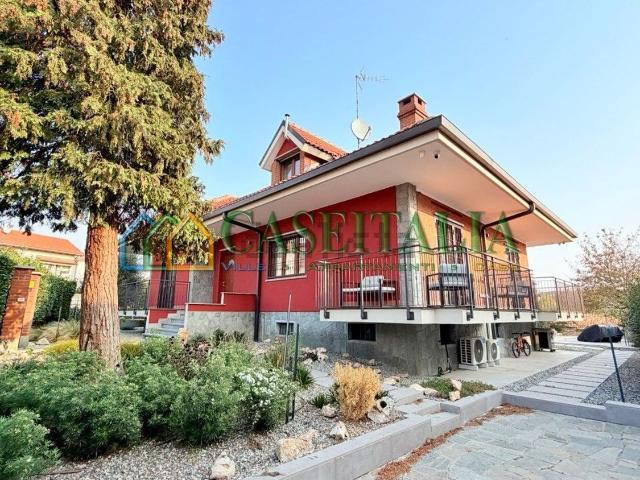 Villetta bifamiliare in vendita di 357 m² in Via Villarbasse