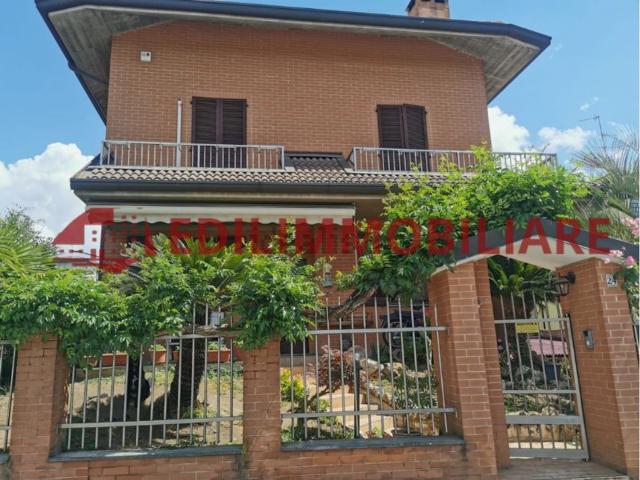 Villetta bifamiliare in vendita di 354 m² in Via Paolo Borsellino e Giovanni Falcone