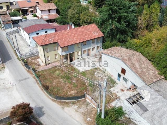 Villetta bifamiliare in vendita di 358 m² in Via Casoni, 50