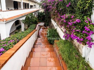 Villetta bifamiliare in vendita di 359 m² in Via Consolare Pompea, 108