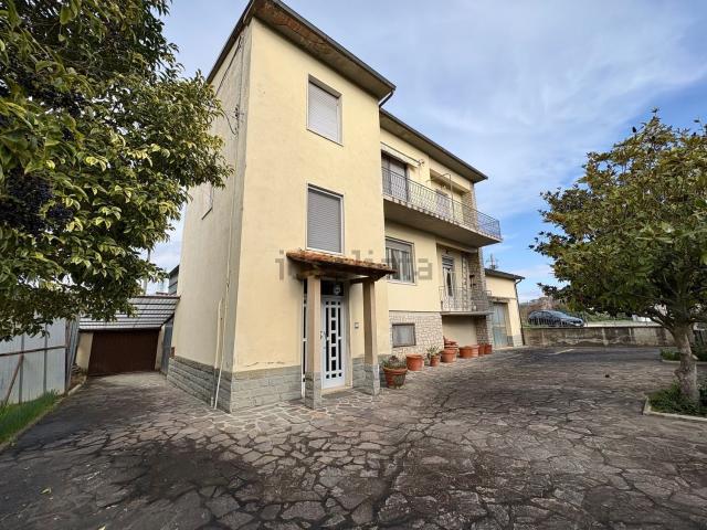 Villetta bifamiliare in vendita di 360 m² in Località Patrignone