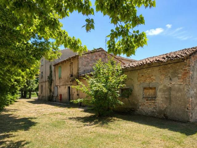 Villetta bifamiliare in vendita di 360 m² in Strada Chiesa di Castelnovo, 20