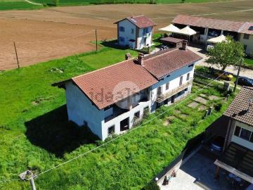 Villetta bifamiliare in vendita di 360 m² in Via Buttigliera, 187