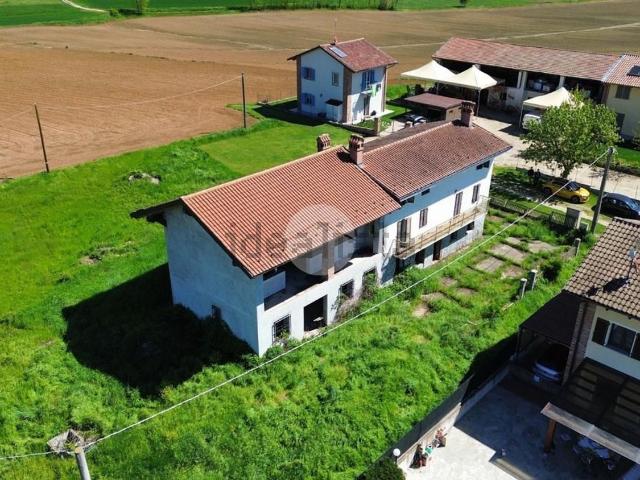 Villetta bifamiliare in vendita di 360 m² in Via Buttigliera, 187