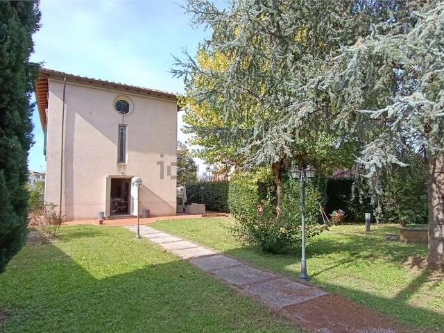 Villetta bifamiliare in vendita di 360 m² in Via G. Toniolo, 153