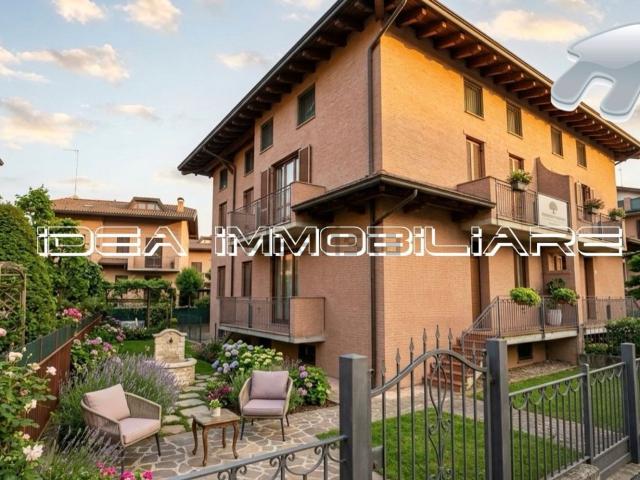 Villetta bifamiliare in vendita di 360 m² in Via Jacopo da Porto Sud