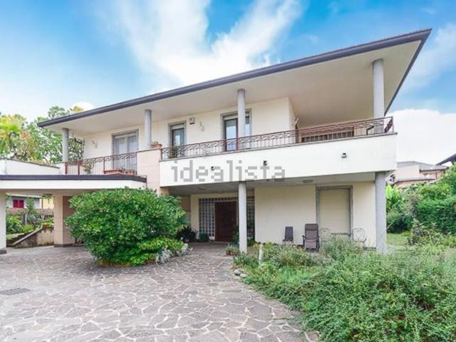 Villetta bifamiliare in vendita di 360 m² in Via San Giuseppe, 18