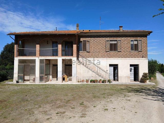 Villetta bifamiliare in vendita di 360 m²