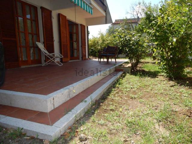 Villetta bifamiliare in vendita di 360 m²