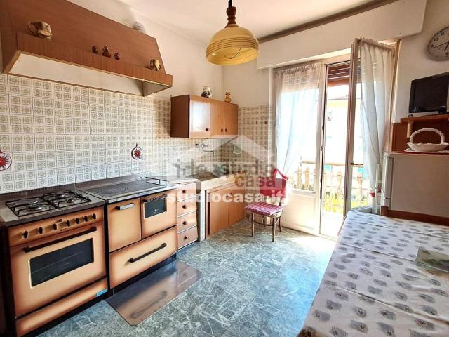 Villetta bifamiliare in vendita di 365 m² in Frazione Varano