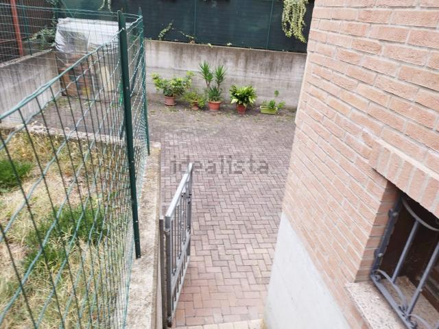 Villetta bifamiliare in vendita di 365 m² in Via Umberto Tonini