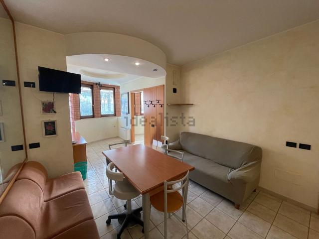Villetta bifamiliare in vendita di 365 m² in Via IV Novembre