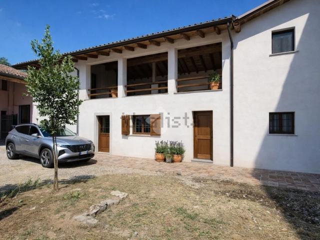 Villetta bifamiliare in vendita di 365 m² in Via Olmi, 14