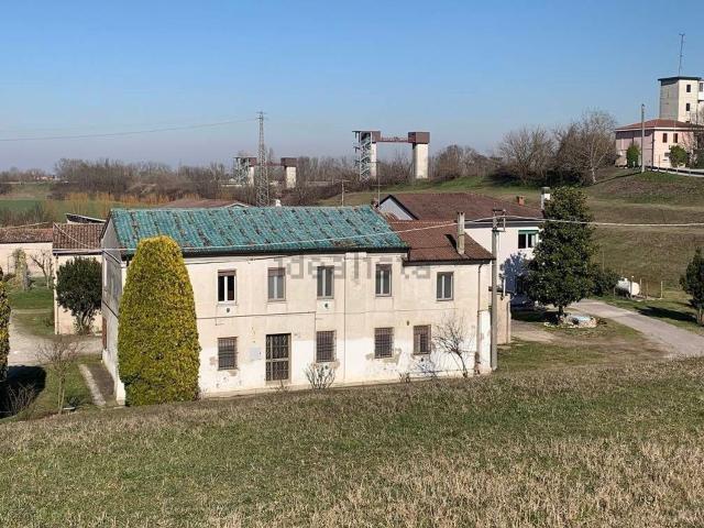Villetta bifamiliare in vendita di 365 m²