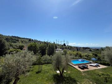 Villetta bifamiliare in vendita di 368 m² in Via della Pastorella