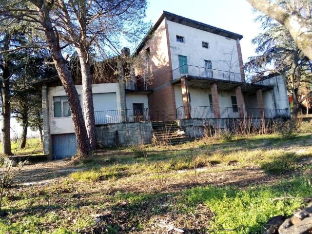 Villetta bifamiliare in vendita di 369 m² in Via del Tesoro, 7