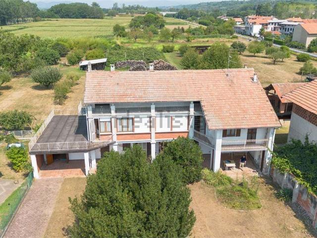 Villetta bifamiliare in vendita di 373 m² in Via Dante Alighieri, 18