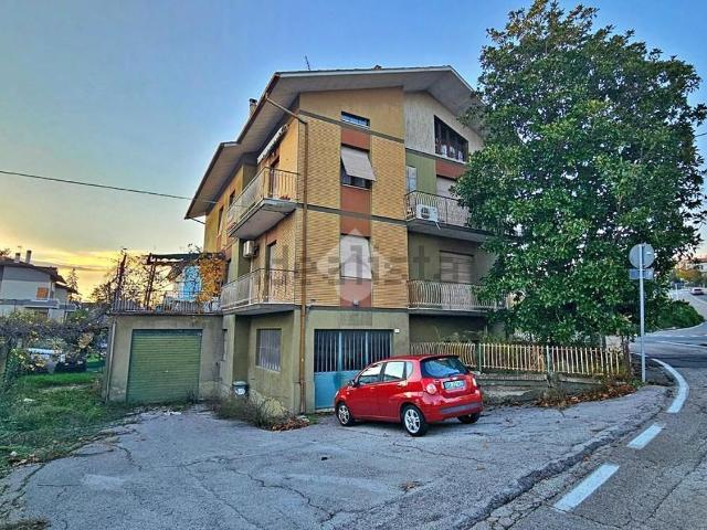 Villetta bifamiliare in vendita di 373 m² in Via Monte Giano, 3
