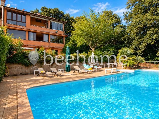 Case e ville in vendita di 370 m² in Strada Vicinale di Cacciano, 7
