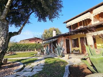 Villetta bifamiliare in vendita di 370 m² in Via dei Marcello, 13