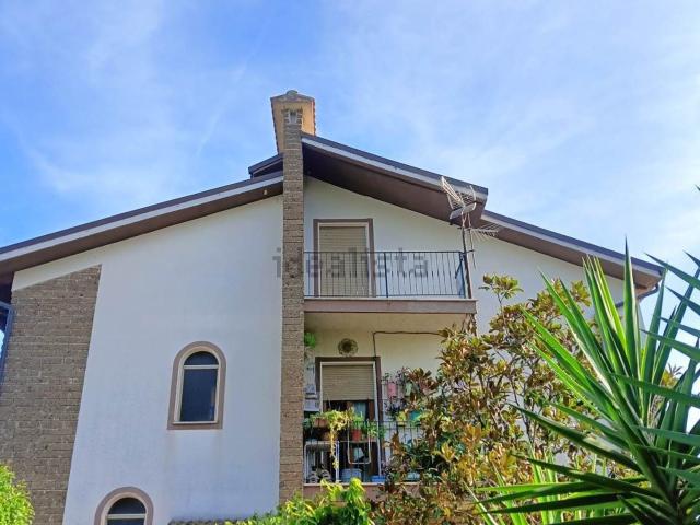 Villetta bifamiliare in vendita di 372 m²