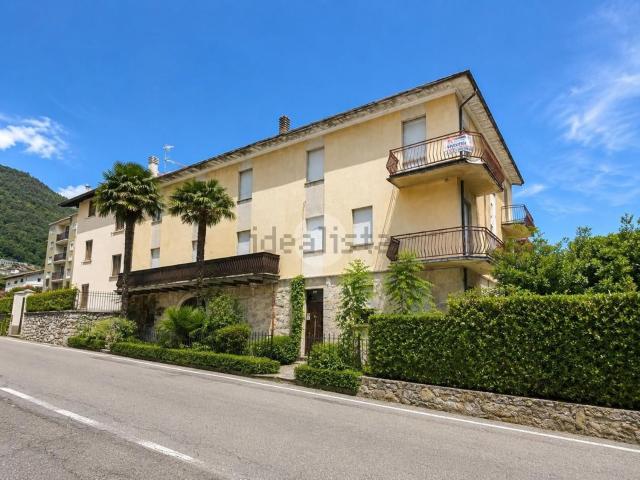 Villetta bifamiliare in vendita di 377 m² in Via IV Novembre, 4