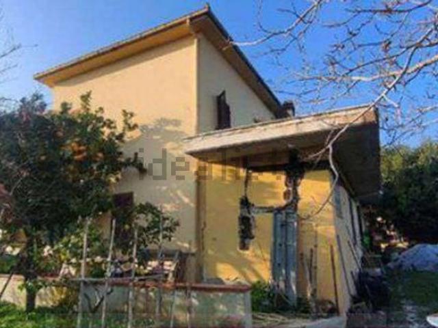 Villetta bifamiliare in vendita di 374 m² in Contrada Vallerio