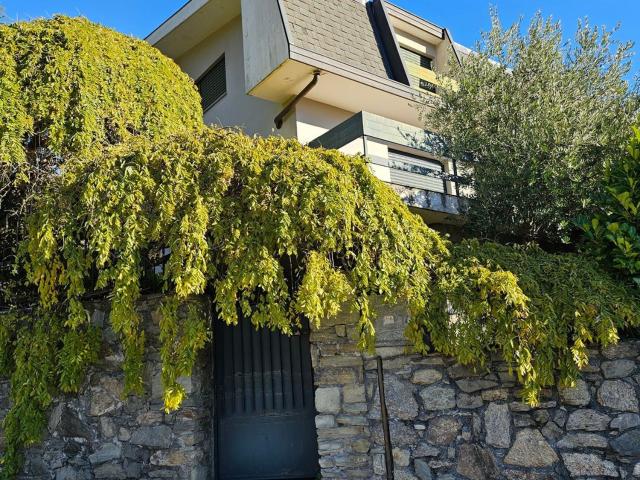 Villetta bifamiliare in vendita di 375 m² in Via Capoluogo, 174