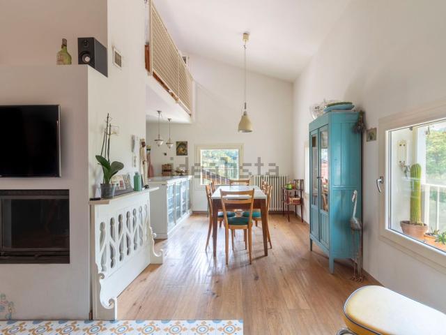 Villetta bifamiliare in vendita di 379 m² in Via covetta