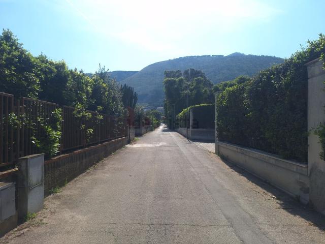 Villetta bifamiliare in vendita di 380 m² in Via Tommaso Natale, 93