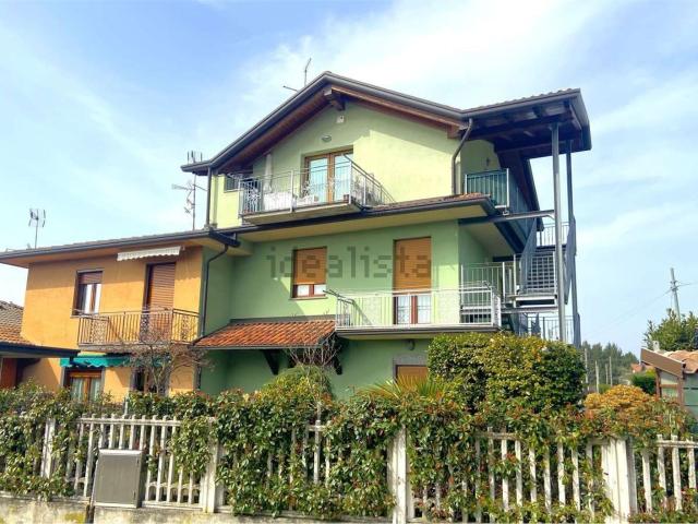Villetta bifamiliare in vendita di 380 m² in Via Alessandro Manzoni
