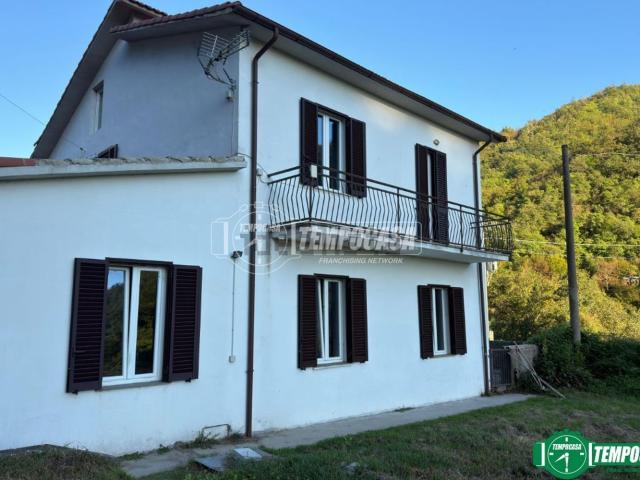Villetta bifamiliare in vendita di 380 m² in Via Provinciale Sud, 7
