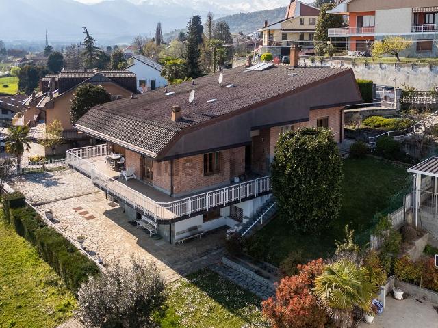 Villetta bifamiliare in vendita di 380 m² in Via Puccini, 19