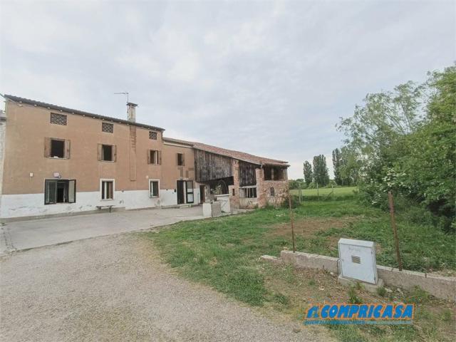Villetta bifamiliare in vendita di 380 m²