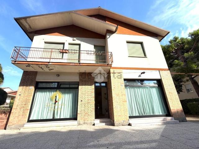 Villetta bifamiliare in vendita di 387 m² in Via San Mauro, 534