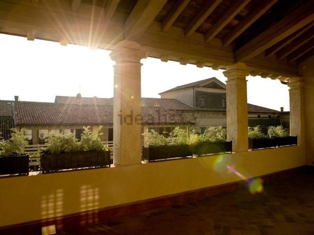 Villetta a schiera in vendita di 384 m² in Piazza Chiesa, 6