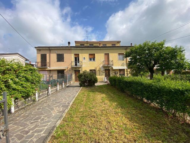 Villetta bifamiliare in vendita di 393 m²